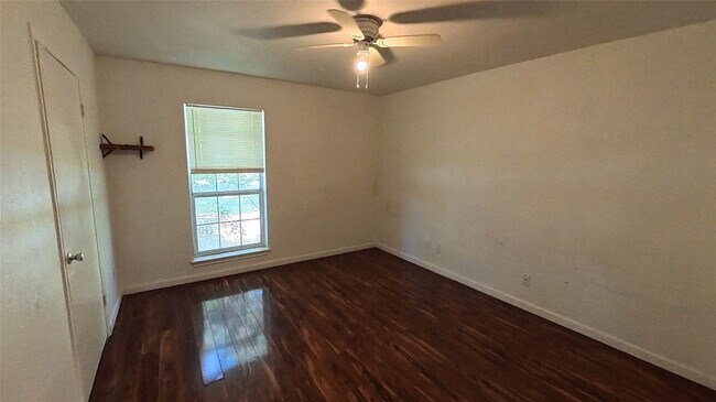 property at 3327 Valerie Ln