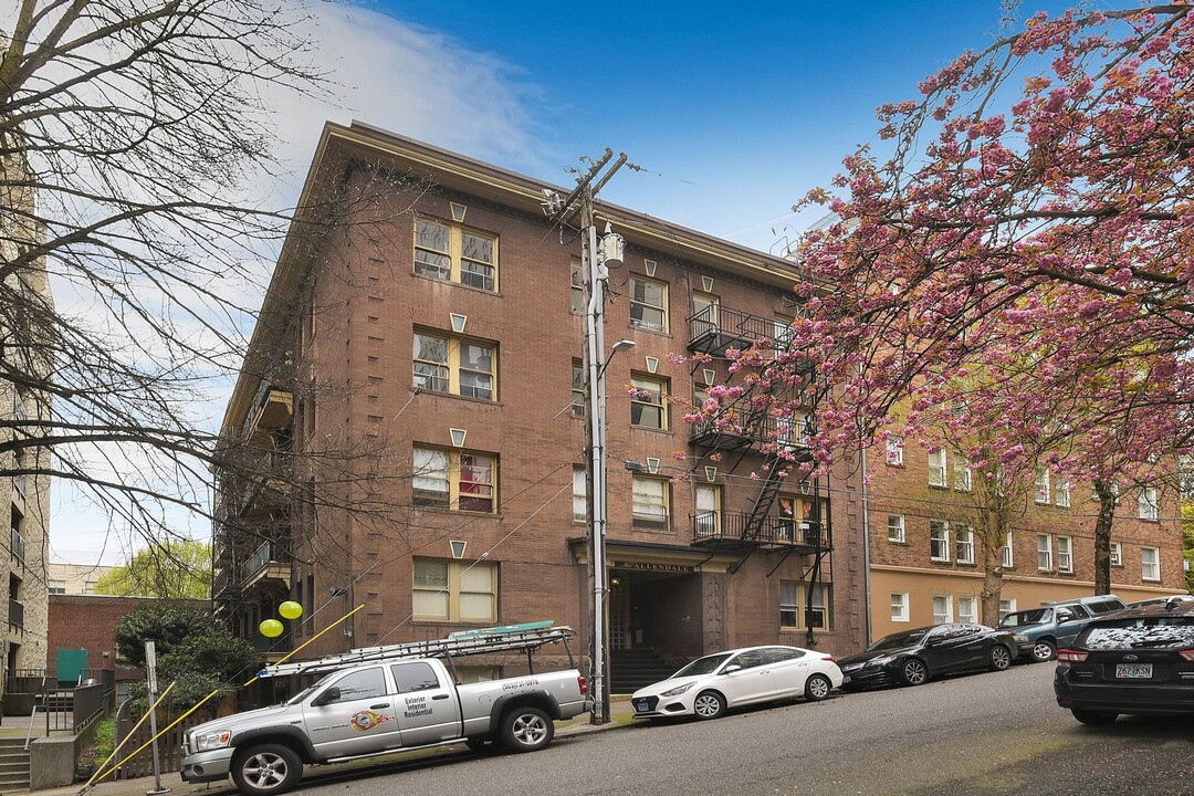 Allendale Apartments in Portland, OR - Building Photo