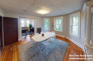 24 Dearborn Rd, Unit 2 in Somerville, MA - Building Photo