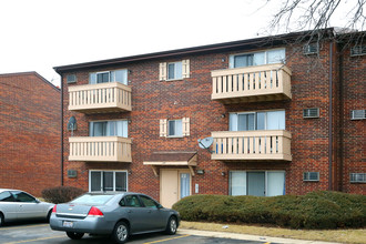 144 Oliver Ct in Schaumburg, IL - Building Photo - Building Photo