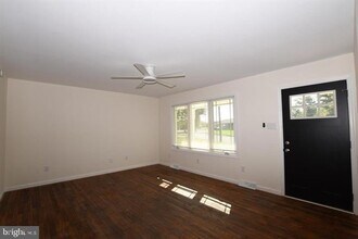 3 Helen Ave in Pedricktown, NJ - Foto de edificio - Building Photo