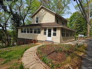 60 S Greenbush Rd in West Nyack, NY - Building Photo - Building Photo