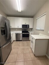 8358 Bernwood Cove Loop in Ft. Myers, FL - Foto de edificio - Building Photo