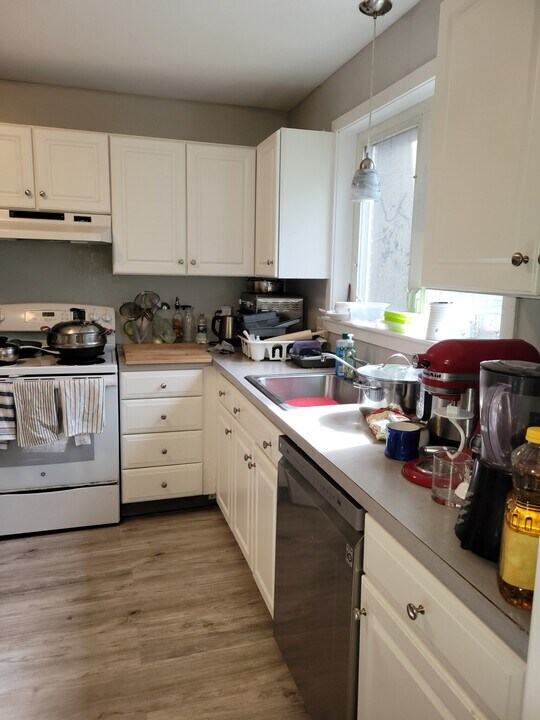 540 Commonwealth Ave in Newton, MA - Building Photo