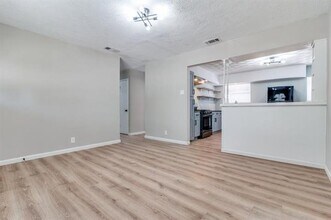 4555 Sandra Lynn Dr in Mesquite, TX - Building Photo - Building Photo