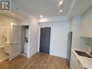 25 Richmond St E in Toronto, ON - Building Photo - Building Photo