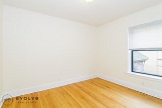 2330 N Spaulding Ave-Unit -2338-3B in Chicago, IL - Building Photo - Building Photo