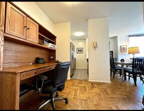 62 W 62nd St, Unit 11A The Allegro in New York, NY - Building Photo - Building Photo