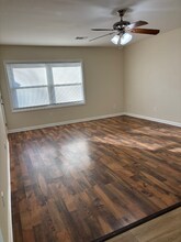 8684 Bowden St in Douglasville, GA - Foto de edificio - Building Photo