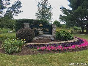 2104 Whispering Hills Dr in Chester, NY - Building Photo