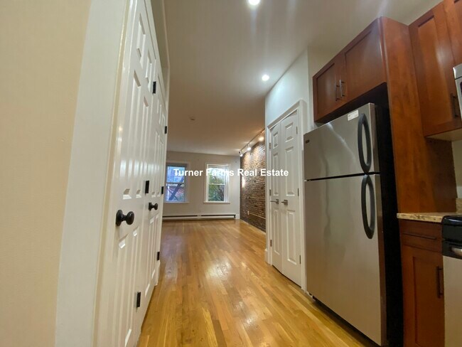 80 West Cedar St, Unit 02 in Boston, MA - Building Photo - Building Photo