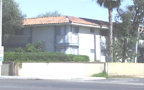 Casa Loma Apartments in Tustin, CA - Building Photo