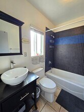 5710 Vineland Ave in Los Angeles, CA - Building Photo - Building Photo