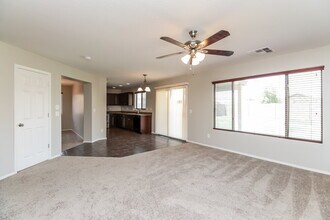 1924 W Gold Mine Way in San Tan Valley, AZ - Foto de edificio - Building Photo