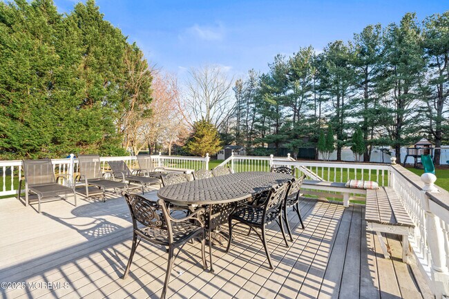 57 Jamestown Dr in Eatontown, NJ - Building Photo - Building Photo