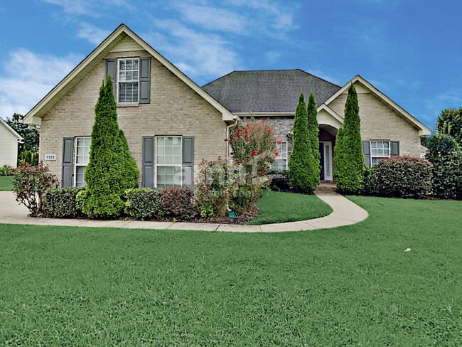 property at 3323 Leslie Ln