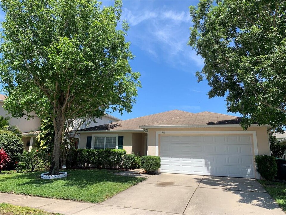912 Windrose Dr in Orlando, FL - Building Photo