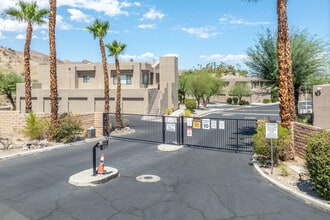 Las Colinas Apartments in Rancho Mirage, CA - Building Photo - Building Photo