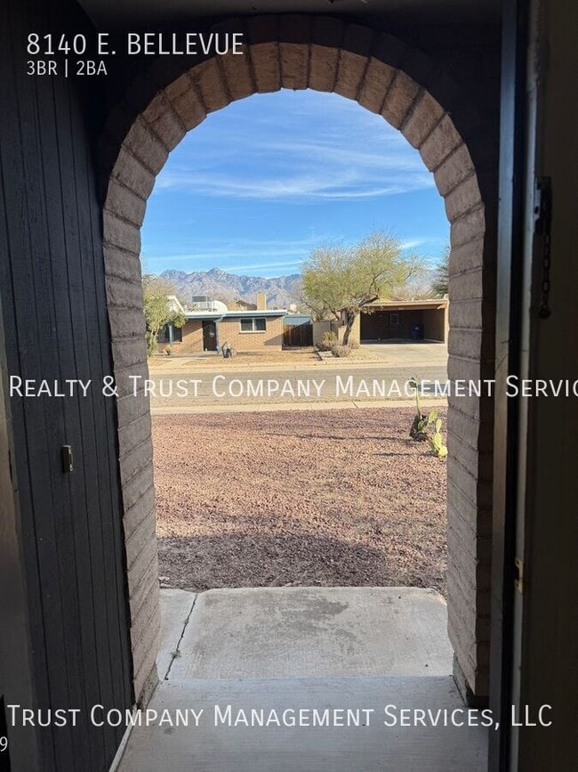 8140 E Bellevue St in Tucson, AZ - Building Photo - Building Photo