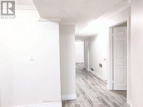 1596 Warden Ave. in Toronto, ON - Building Photo - Building Photo