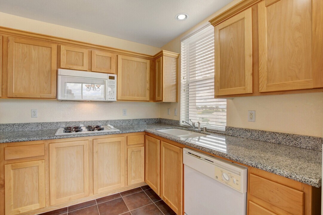 71 E Agate Ave in Las Vegas, NV - Building Photo