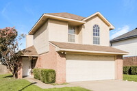 1059 Gaynor Ave in Duncanville, TX - Foto de edificio - Building Photo