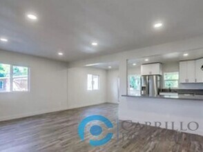 401 Idaho Ave in Escondido, CA - Building Photo - Building Photo