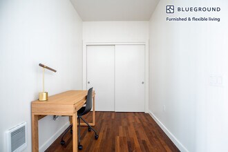 520 Occidental Ave S-Unit -FL4-ID43 in Seattle, WA - Building Photo - Building Photo