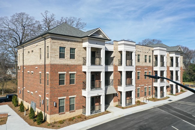 Town324 in Matthews, NC - Foto de edificio - Building Photo