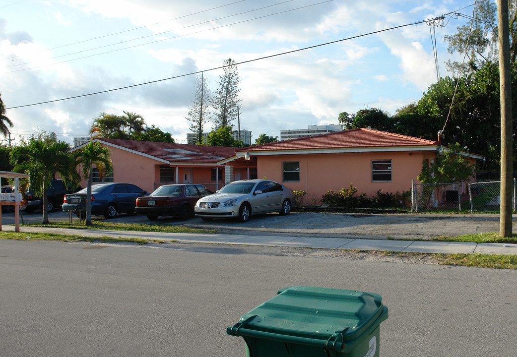 1270 NE 111th St in Miami, FL - Building Photo