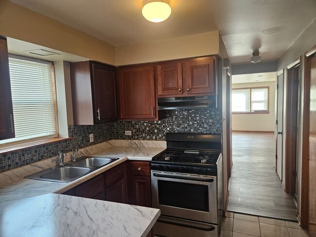 7926 S Kedzie Ave, Unit 1, Unit 1