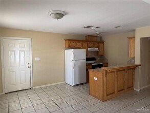 11 French Ave in Edinburg, TX - Building Photo - Building Photo