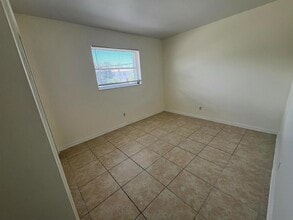 810 Lake Shore Dr, Unit 29 in West Palm Beach, FL - Building Photo - Building Photo