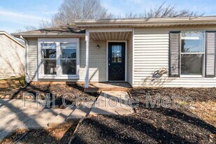 3214 Old House Cir in Matthews, NC - Building Photo