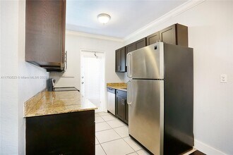 95 Edgewater Dr in Coral Gables, FL - Building Photo - Building Photo