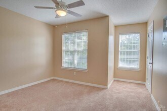 2741 Bay Club Dr in Navarre, FL - Building Photo - Building Photo