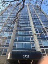 2728 N Hampden Ct in Chicago, IL - Building Photo
