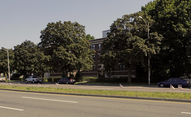 Fellsway West in Medford, MA - Foto de edificio - Building Photo