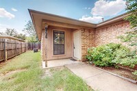 6724 S Creek Dr in Fort Worth, TX - Building Photo - Building Photo