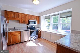 22426 Greenview Ct in California, MD - Building Photo - Building Photo