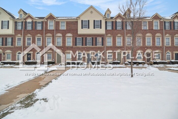 45707 Graystone Ln in Canton Township, MI - Foto de edificio