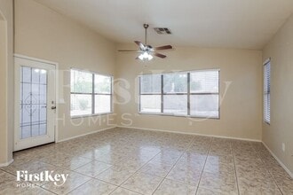 2405 N 128th Dr in Avondale, AZ - Foto de edificio - Building Photo