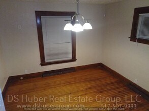 926 N Martin Luther King Jr Blvd in Lansing, MI - Foto de edificio - Building Photo