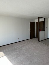 Robinwood Apartments in Hiawatha, IA - Foto de edificio - Building Photo