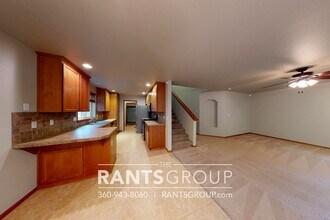 8232 Racca Ct SE in Olympia, WA - Building Photo - Building Photo