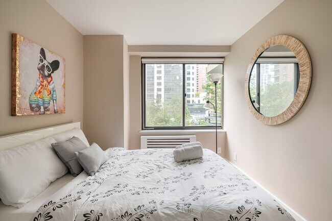 788 Columbus Ave in New York, NY - Building Photo - Building Photo