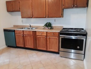 5932 Belmont Ave in Cincinnati, OH - Building Photo - Building Photo