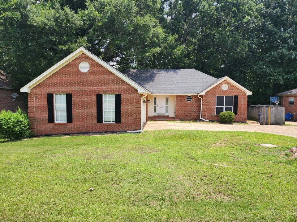 835 Heather Dr in Prattville, AL - Building Photo