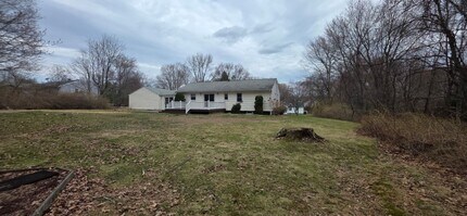 20 Woodmere Dr in Trumbull, CT - Building Photo - Building Photo