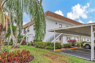 2950 SE Ocean Blvd, Unit 7-4 in Stuart, FL - Building Photo